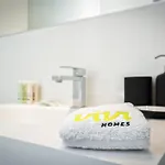 アパート Vivi Homes - Luca Pool, Gym, & Sea View フエンヒロラ