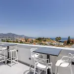 Vivi Homes - Luca Pool, Gym, & Sea View