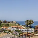 アパート Vivi Homes - Luca Pool, Gym, & Sea View フエンヒロラ