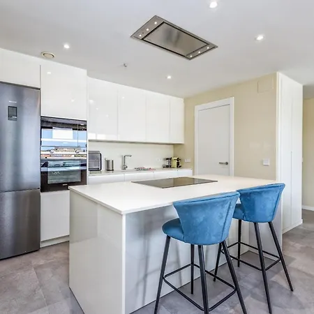 Apartment Vivi Homes - Luca Pool, Gym, & Sea View *