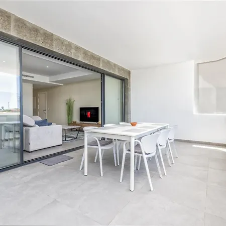 Apartment Vivi Homes - Luca Pool, Gym, & Sea View *