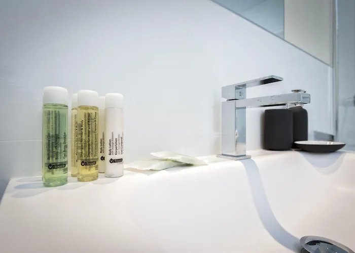 Vivi Homes - Luca Pool, Gym, & Sea View フエンヒロラ