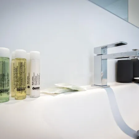 Vivi Homes - Luca Pool, Gym, & Sea View Fuengirola