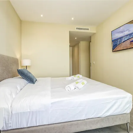 Appartement Vivi Homes - Luca Pool, Gym, & Sea View *