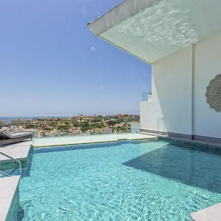 Vivi Homes - Luca Pool, Gym, & Sea View