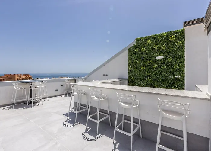 Vivi Homes - Luca Pool, Gym, & Sea View Fuengirola