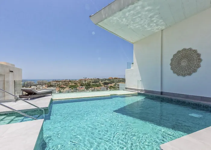 Vivi Homes - Luca Pool, Gym, & Sea View