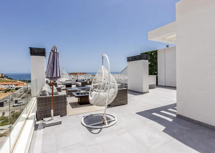 Daire Vivi Homes - Luca Pool, Gym, & Sea View *