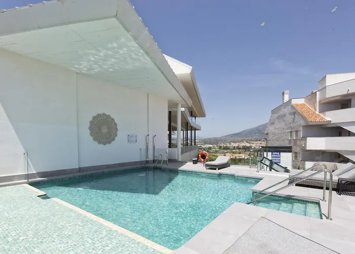 Daire Vivi Homes - Luca Pool, Gym, & Sea View