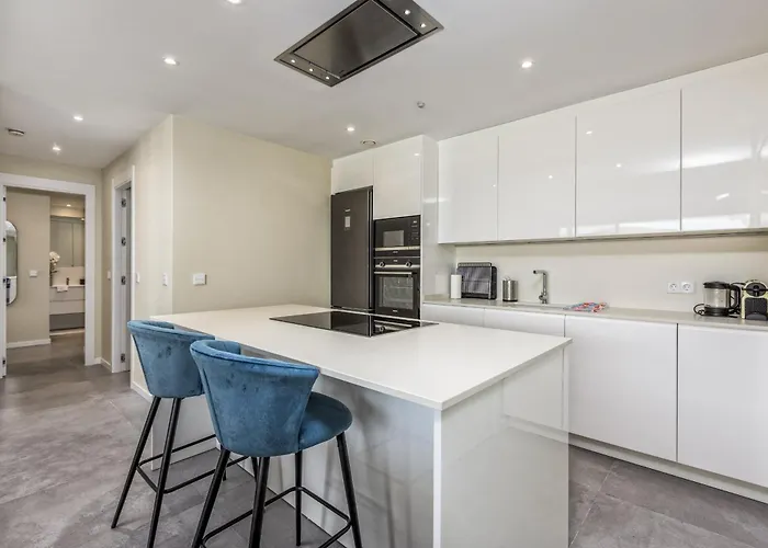 Daire Vivi Homes - Luca Pool, Gym, & Sea View Fuengirola