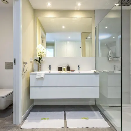Vivi Homes - Luca Pool, Gym, & Sea View Фуенхірола