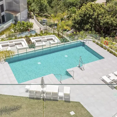 Апартаменти Vivi Homes - Luca Pool, Gym, & Sea View *