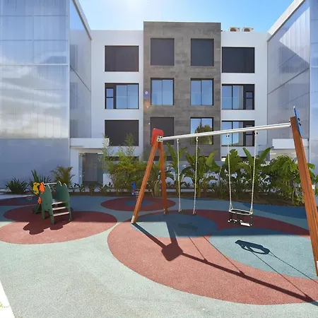 Апартаменты Vivi Homes - Luca Pool, Gym, & Sea View