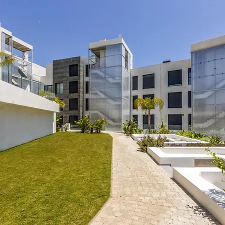 Апартаменты Vivi Homes - Luca Pool, Gym, & Sea View Фуэнхирола