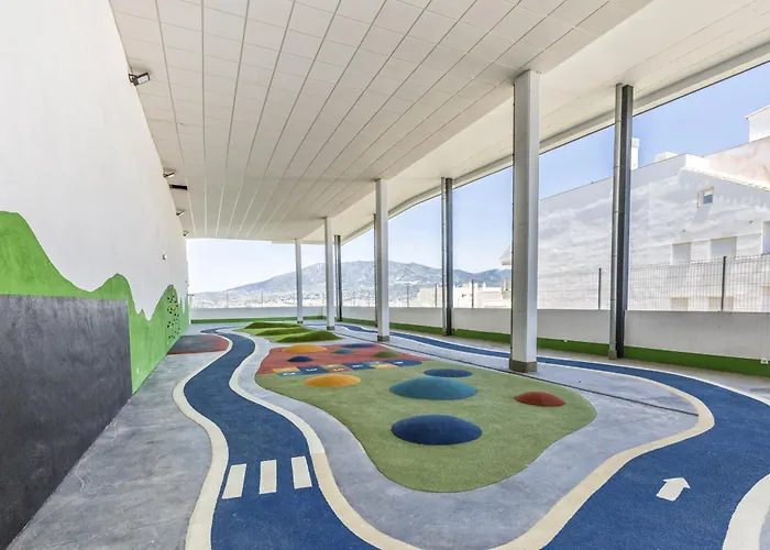 Vivi Homes - Luca Pool, Gym, & Sea View Фуэнхирола